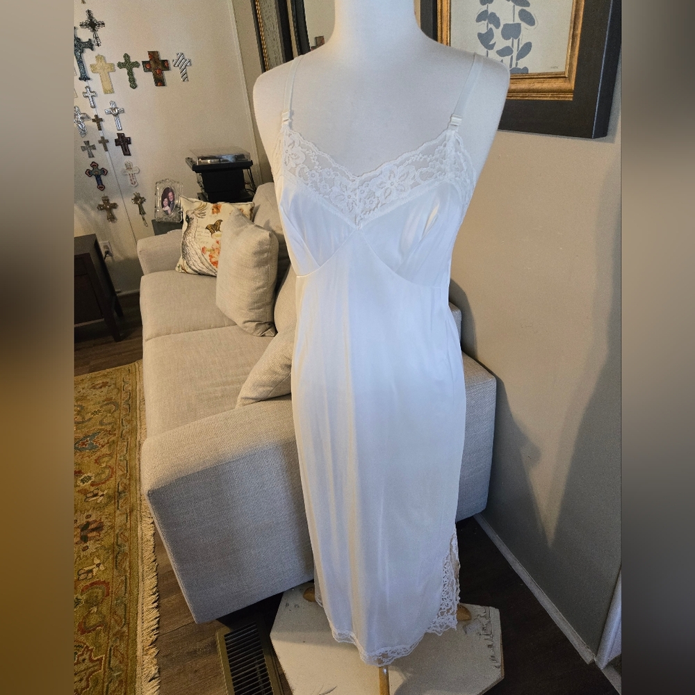 MAXI SLIP.     301